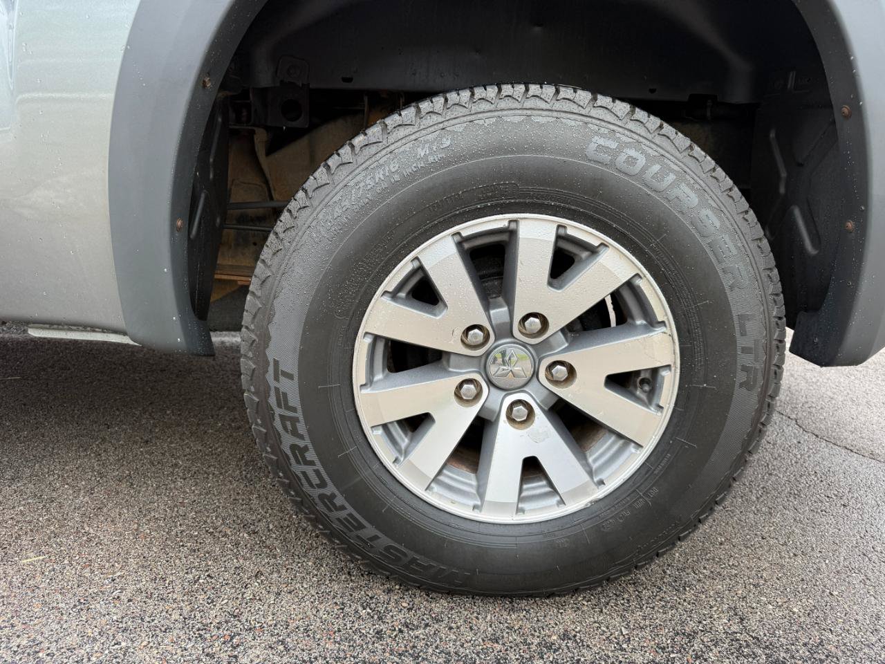 Used 2006 Mitsubishi Raider DuroCross RWD image 30