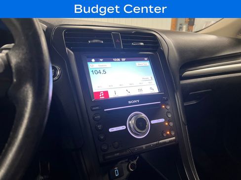 Used 2017 Ford Fusion Titanium FWD image 21