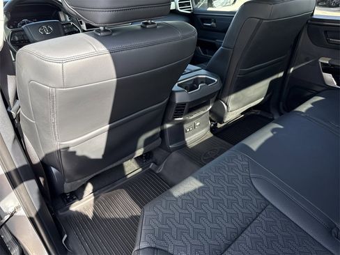 Used 2024 Toyota Tundra Limited image 34