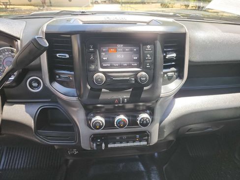 Used 2022 RAM 2500 Tradesman w/ Chrome Appearance Group RWD image 29