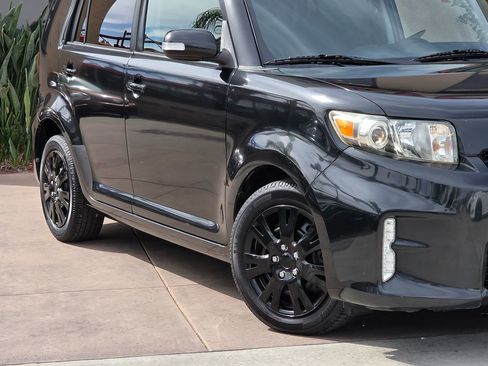 Used 2013 Scion xB image 4