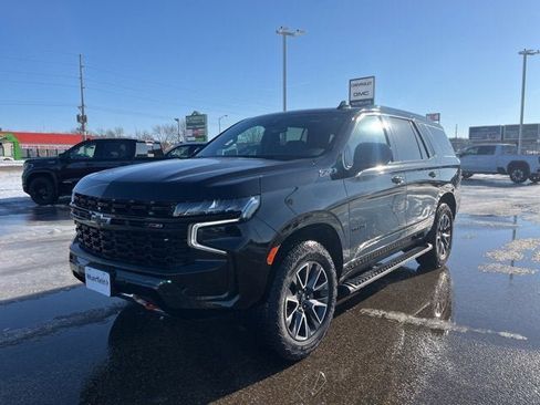 Used 2024 Chevrolet Tahoe Z71 image 2