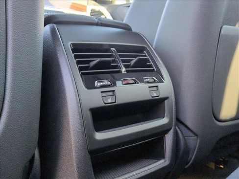 Used 2024 BMW X5 xDrive40i w/ Premium Package AWD/4WD image 18