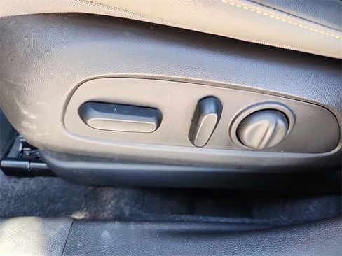 Used 2025 Chevrolet Trax ACTIV w/ Sunroof Package image 12