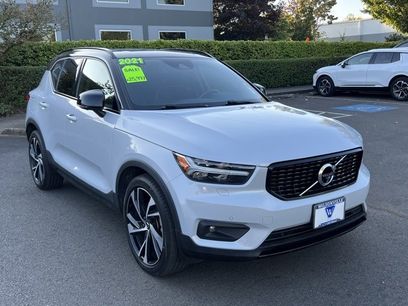 Used 2021 Volvo XC40 T5 R-Design w/ Advanced Package