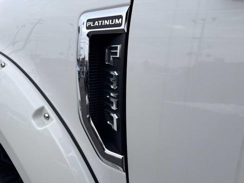 Used 2022 Ford F350 Platinum w/ FX4 Off-Road Package image 15