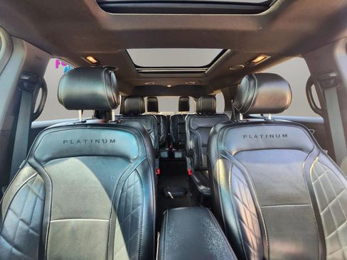Used 2017 Ford Explorer Platinum image 25