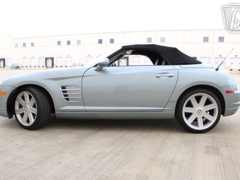 Used 2005 Chrysler Crossfire Limited image 14