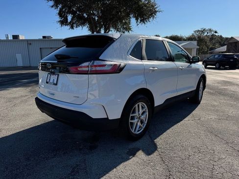 Used 2024 Ford Edge SEL image 9