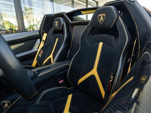 Used 2021 Lamborghini Aventador SVJ image 36