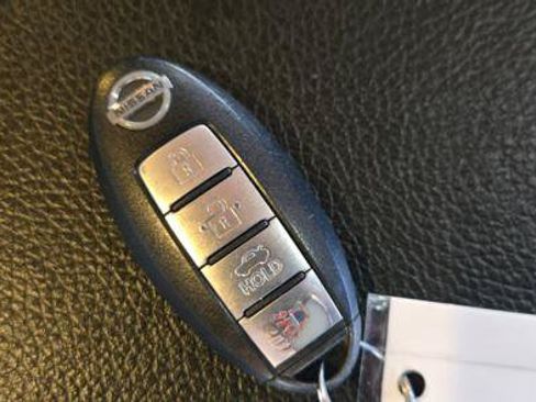 Used 2016 Nissan Sentra SV FWD image 31