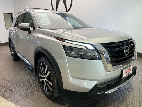 Used 2024 Nissan Pathfinder Platinum w/ Cargo Package image 2