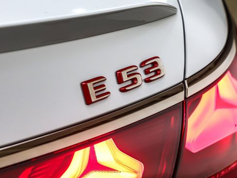 New 2026 Mercedes-Benz E 53 AMG e 4MATIC Sedan image 9