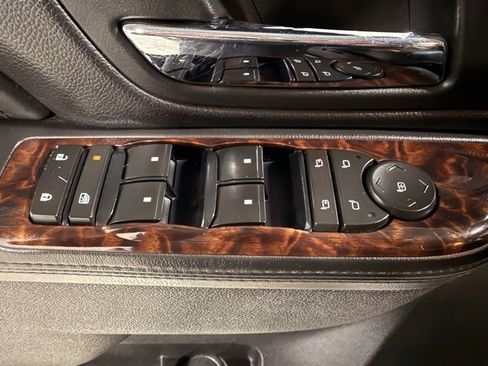 Used 2010 GMC Sierra 1500 Denali image 9