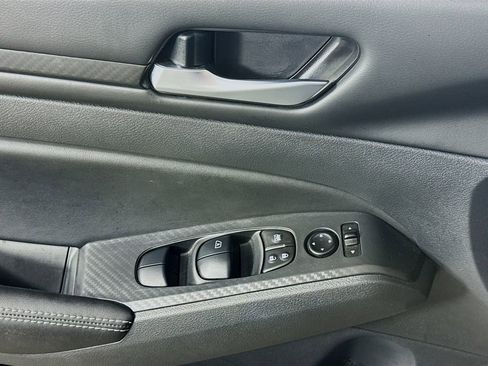 Used 2024 Nissan Altima 2.5 SV w/ SV Premium Package FWD image 21
