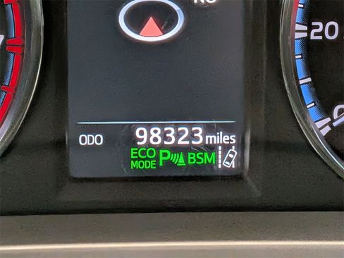 Used 2016 Toyota RAV4 XLE image 17