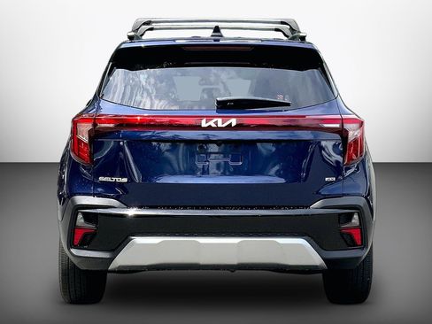 Used 2024 Kia Seltos EX AWD/4WD image 6