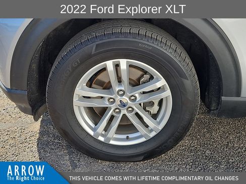 Used 2022 Ford Explorer XLT w/ Equipment Group 202A AWD/4WD image 17