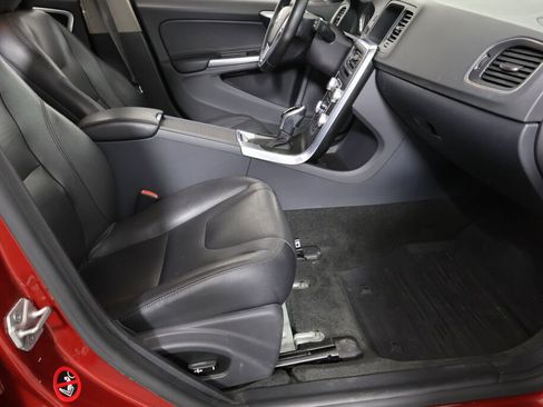 Used 2015 Volvo V60 T5 Premier image 26