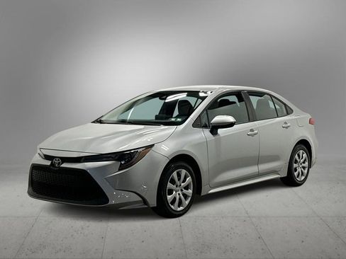 Used 2022 Toyota Corolla LE image 1