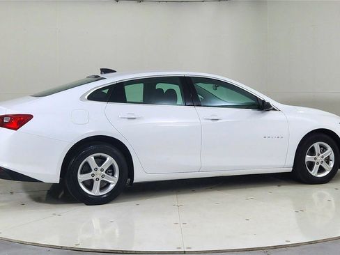 Used 2024 Chevrolet Malibu LS w/ Driver Confidence Package image 7