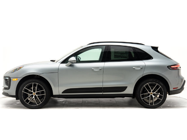 Certified 2026 Porsche Macan AWD/4WD image 2