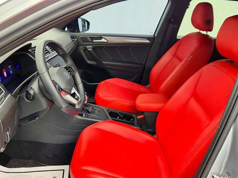 Used 2024 Volkswagen Tiguan SE R-Line image 18