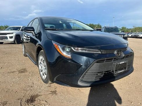 Used 2023 Toyota Corolla LE FWD image 7
