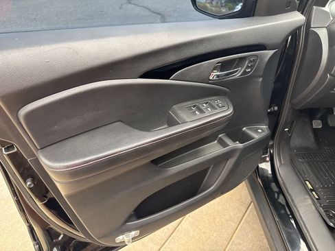 Used 2018 Honda Ridgeline Black Edition image 19