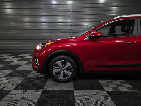 Used 2022 Kia Niro LX image 33