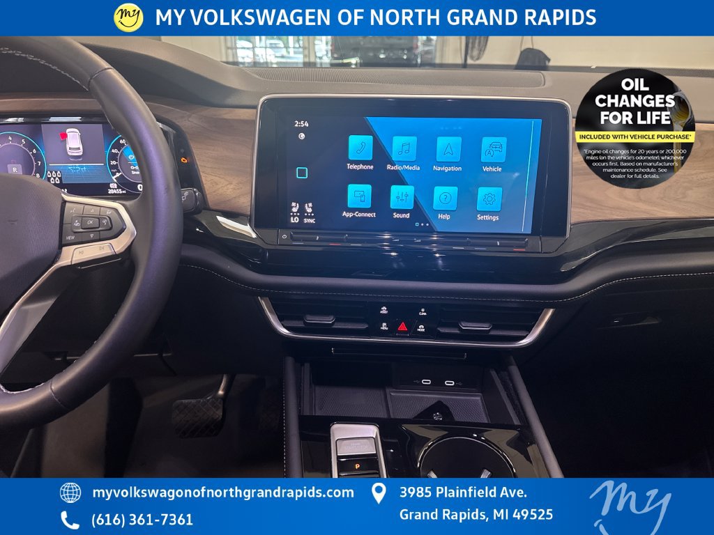 Used 2024 Volkswagen Atlas SE AWD/4WD image 20