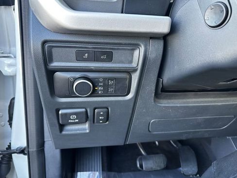 Certified 2022 Ford Expedition XLT image 30