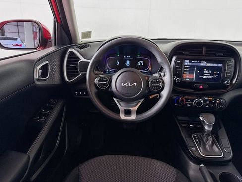 Used 2023 Kia Soul LX w/ LX Technology Package FWD image 20