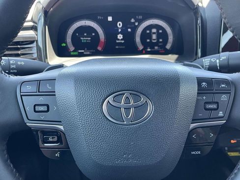 Used 2025 Toyota Camry XSE FWD image 26
