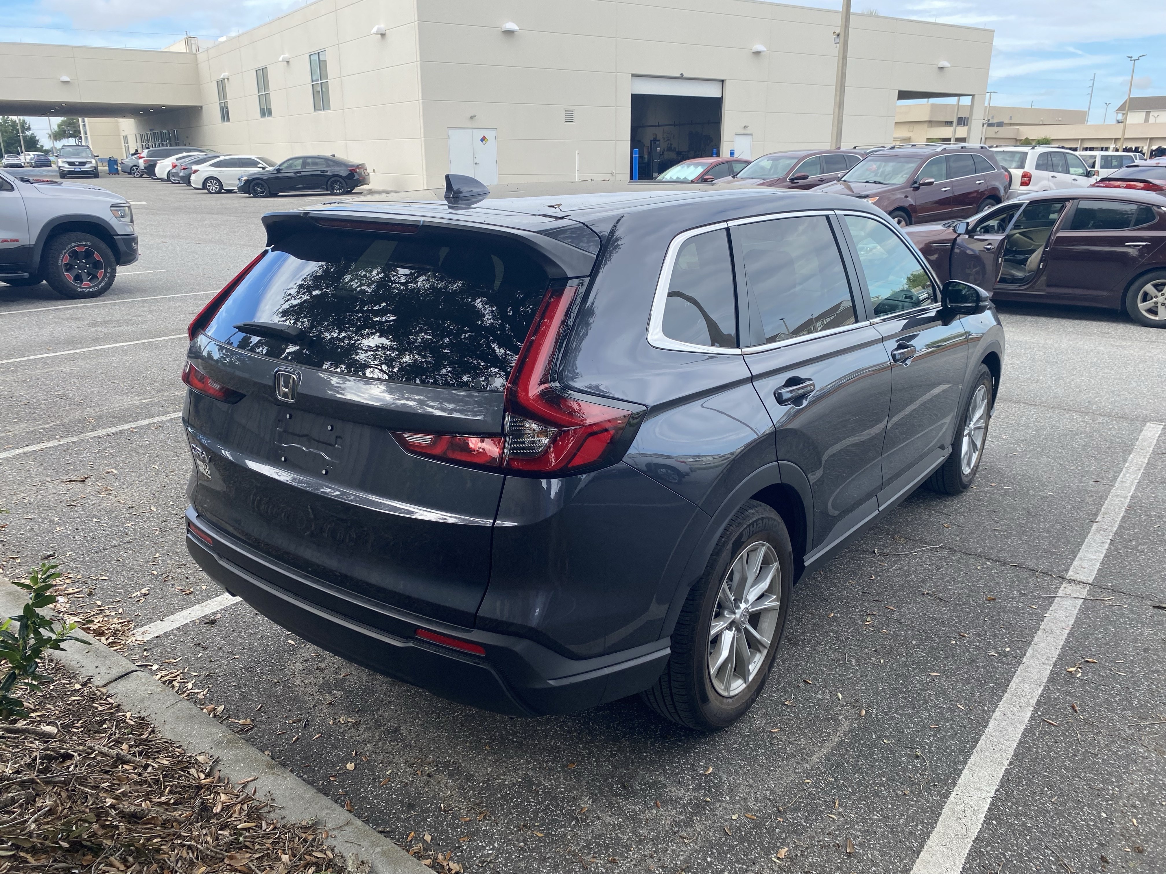 Used 2025 Honda CR-V EX image 8