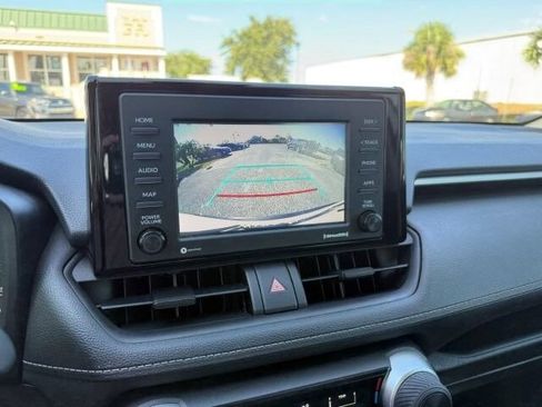 Used 2022 Toyota RAV4 LE FWD image 15