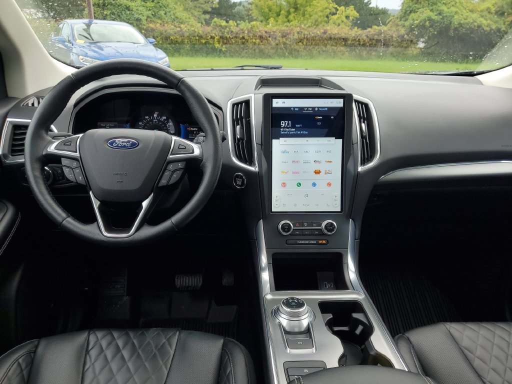 Certified 2023 Ford Edge Titanium w/ Equipment Group 301A AWD/4WD image 19