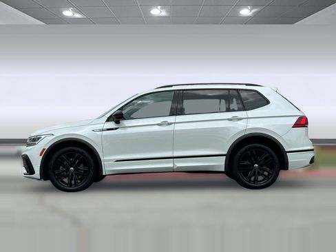 Used 2022 Volkswagen Tiguan SE R-Line FWD image 2