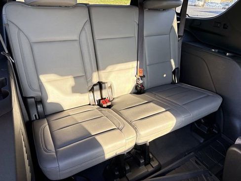 Used 2021 Chevrolet Tahoe Z71 w/ Z71 Signature Package AWD/4WD image 35