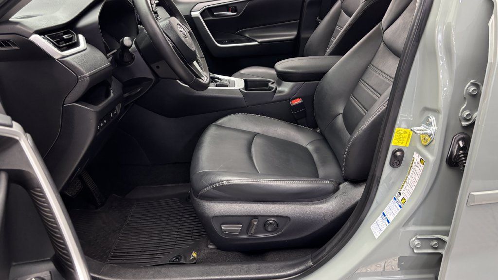 Used 2021 Toyota RAV4 XLE Premium AWD/4WD image 12