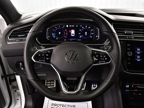 Used 2022 Volkswagen Tiguan SEL R-Line AWD/4WD image 18