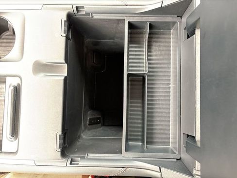 Used 2025 Ford Expedition Active image 30