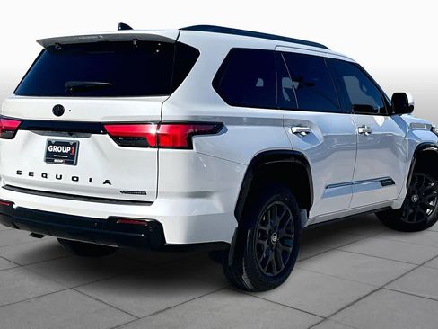 Used 2025 Toyota Sequoia Platinum image 12