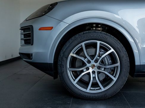 Certified 2024 Porsche Cayenne image 11
