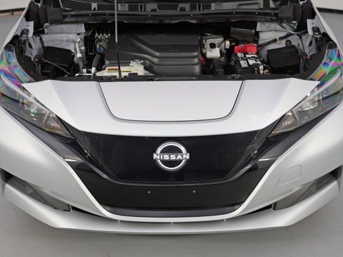 Used 2025 Nissan Leaf S image 7