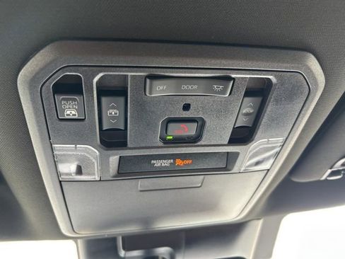 Used 2025 Toyota Tundra Limited image 27