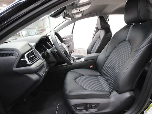 Used 2024 Toyota Camry SE w/ Convenience Package FWD image 11