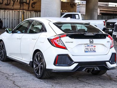 Used 2017 Honda Civic Sport image 6