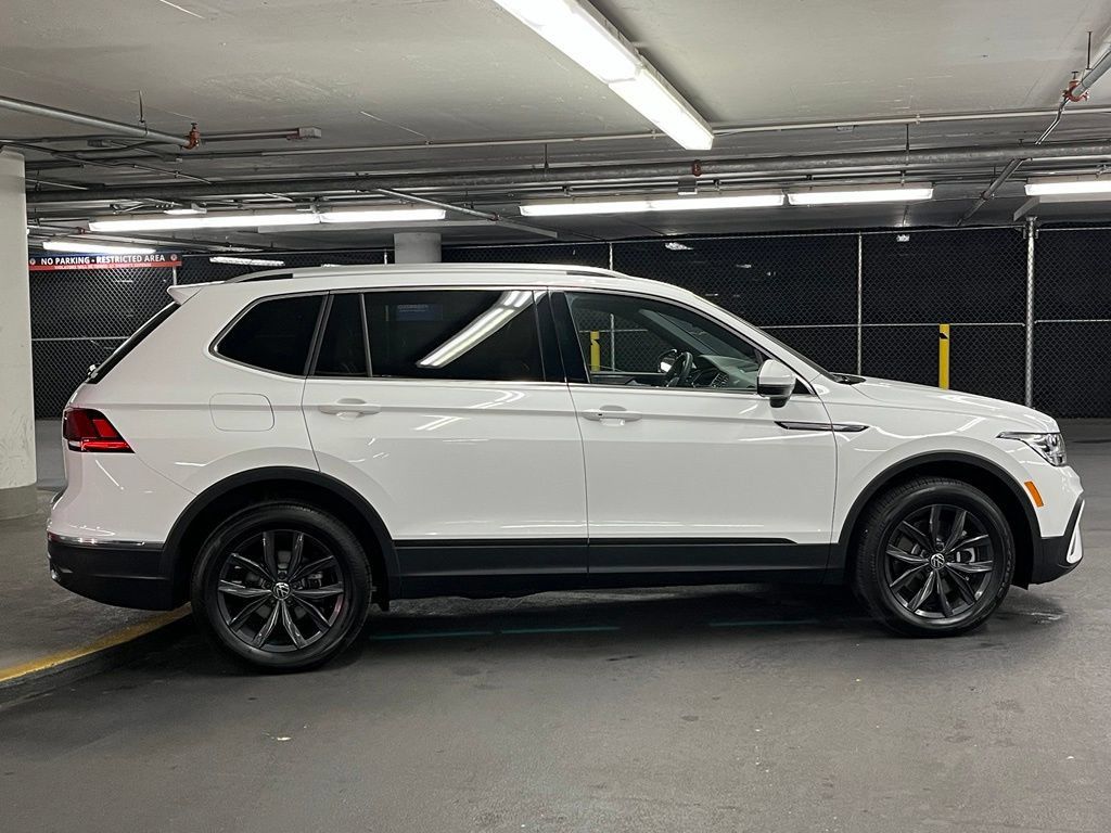 Used 2024 Volkswagen Tiguan SE FWD image 40