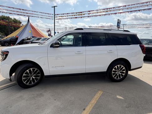 Used 2025 Ford Expedition Platinum AWD/4WD image 9